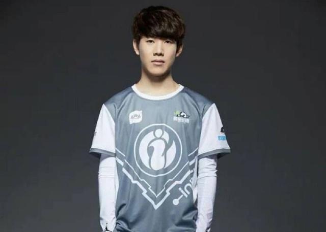 Vitality 和 Falcons 晋级 IEM Melbourne 2025 季后赛