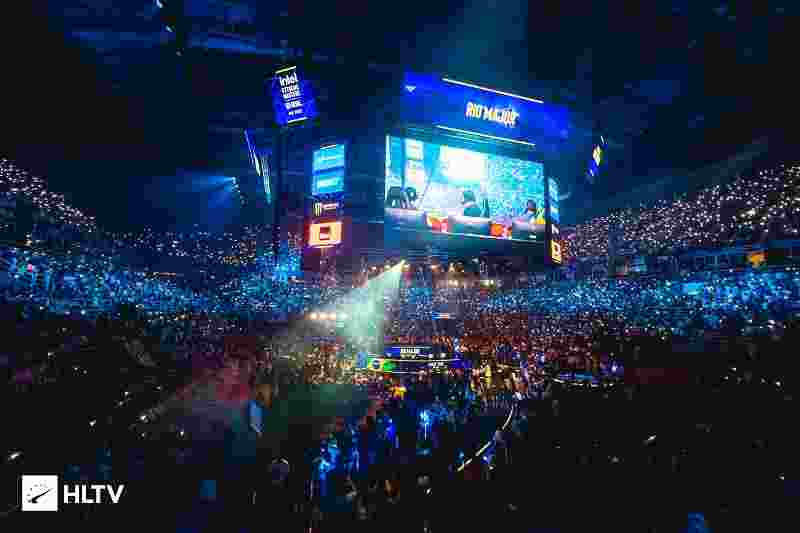 faker 两次放出了他的终极技能！ Bdd ， Fox ，龙， Cuzz ， Monkey ， KT Rolster 回来了，扳回了一局。