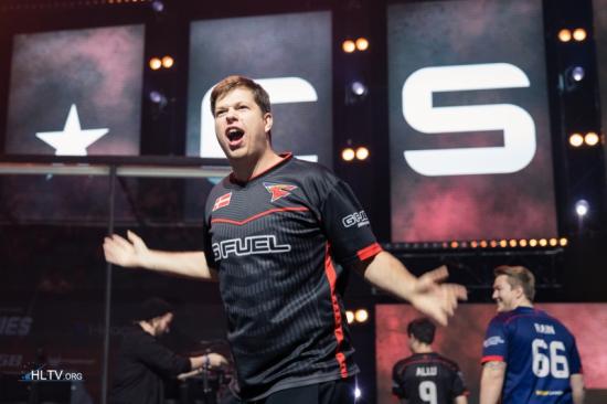 图一图二判若两人，ultimate史诗级反差表现